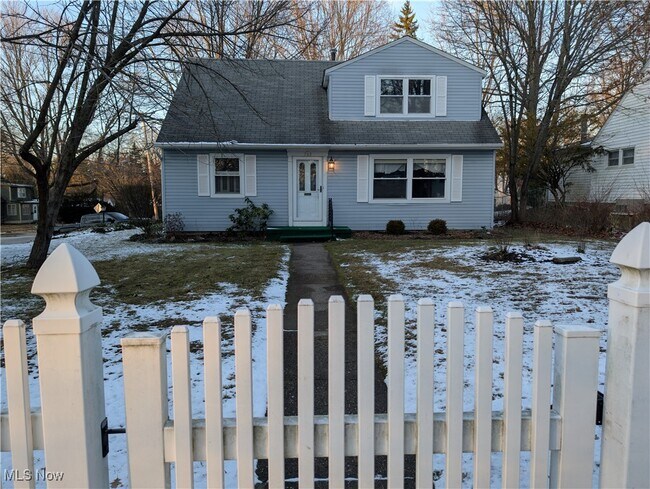 Building Photo - 703 Avondale St