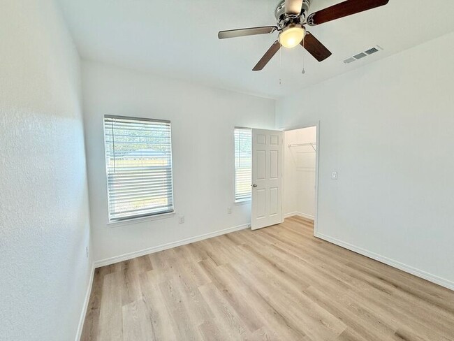 Building Photo - 3396 Hudson Bend