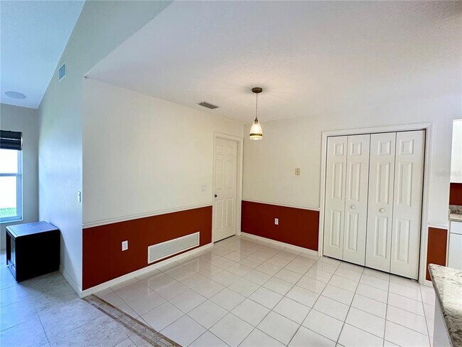 Building Photo - 5024 Southern Pine Cir
