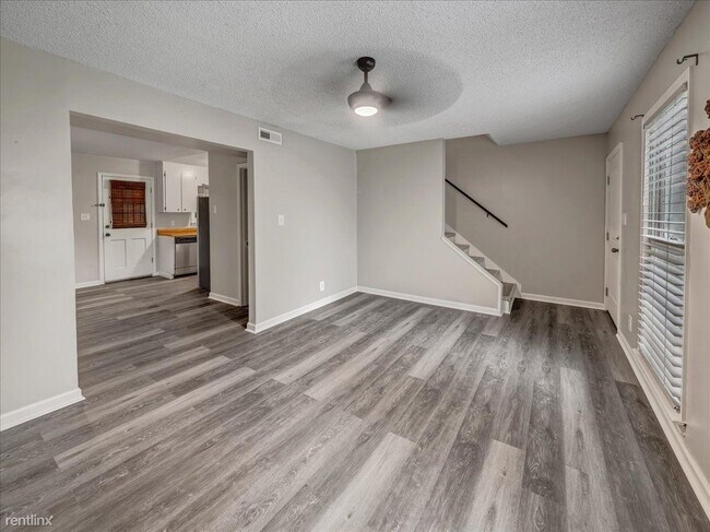 Building Photo - 2 br, 1.5 bath House - 5200 Forsyth Road