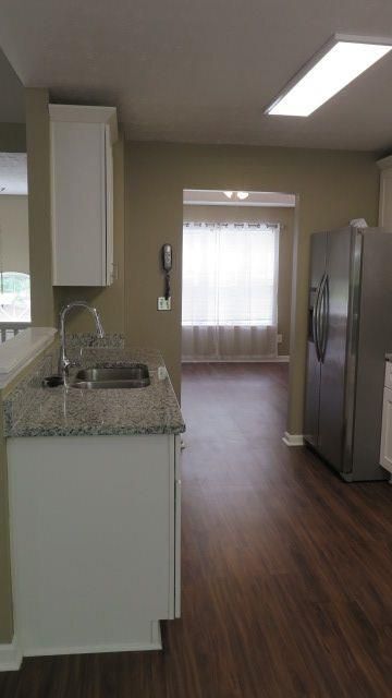 Building Photo - 944 Aspen Dr