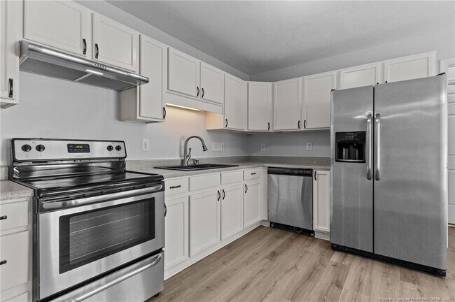 Building Photo - 7780 Buttonwood Ave