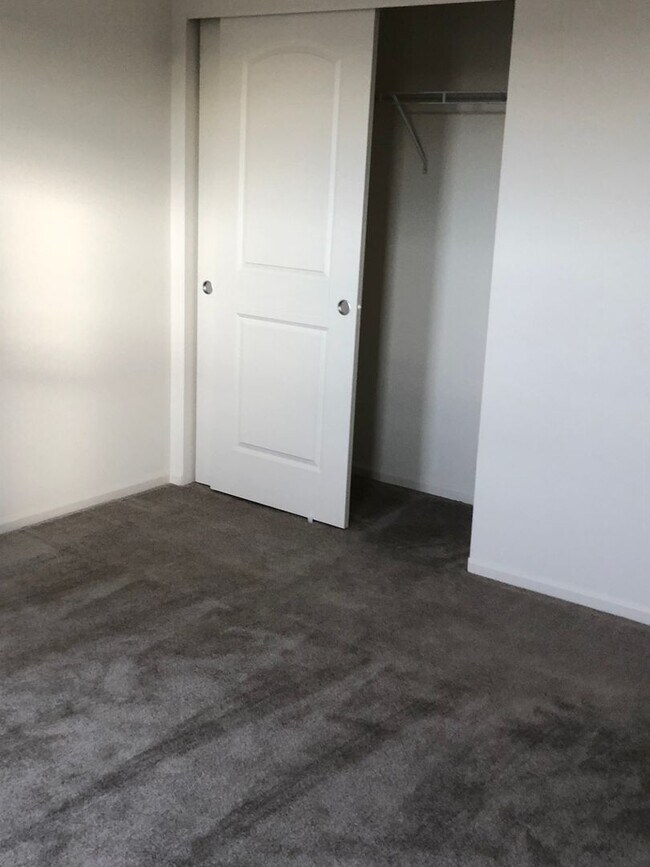 Building Photo - HUGE 3BR Home Built in 2020 with Office, Loft & Mountain Views