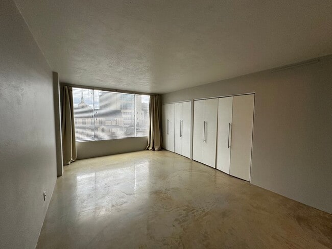 Building Photo - 280 Island Ave