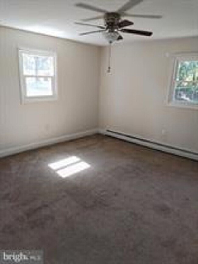 Building Photo - 3 BR Country Home