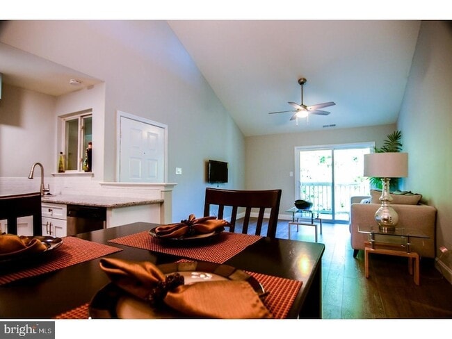 Building Photo - 1094 Tristram Cir