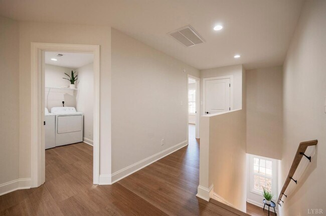 Building Photo - 536 Leesville Rd