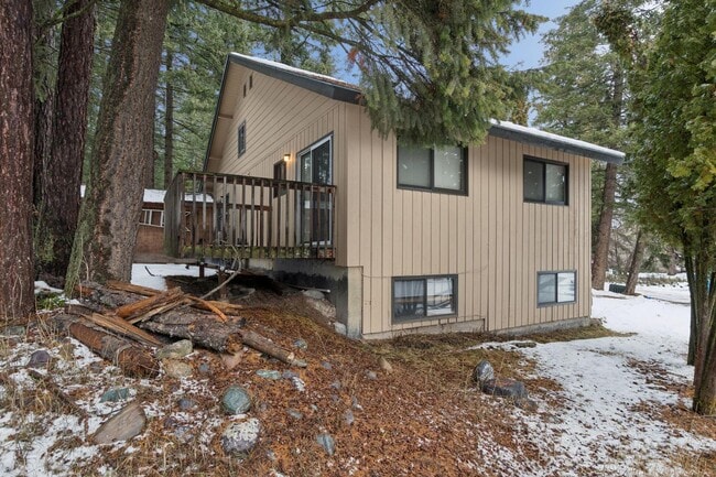 Building Photo - Wisconsin Townhome