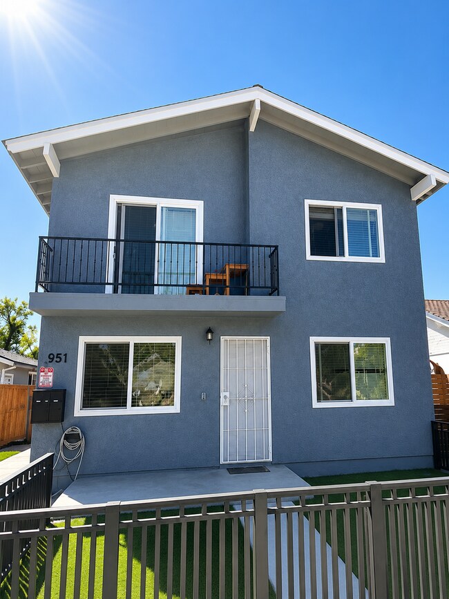 Building Photo - 951 W Summerland Ave