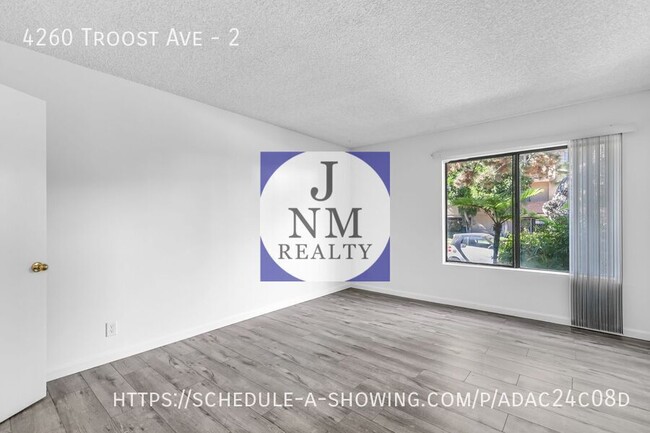 Building Photo - Beautiful 1 Bedroom + 1 Bath + Private Patio