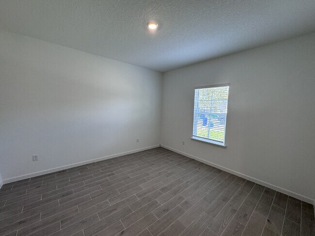 Building Photo - Modern New Construction Home in Central St...