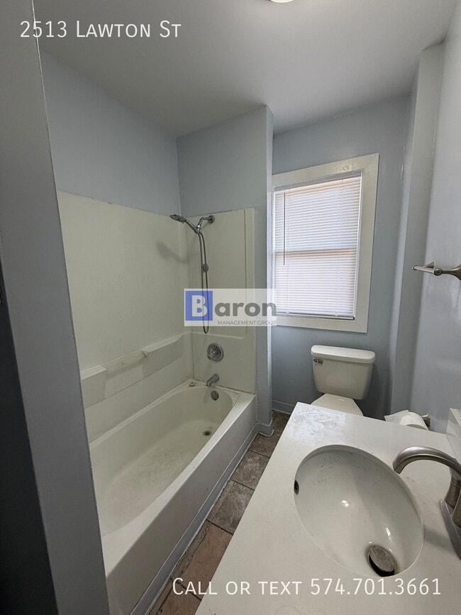 Building Photo - 2513 Lawton St