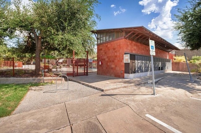 Building Photo - 2917 Saville Loop