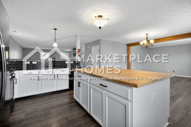 Building Photo - 5462 Rothermund Dr