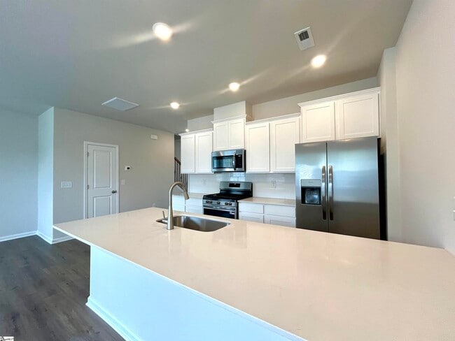 Building Photo - 7 Twiggs Ln