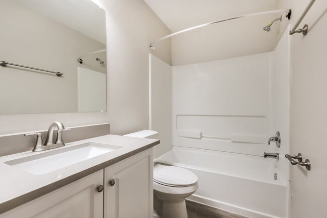 Building Photo - 28923 Village Creek Loop