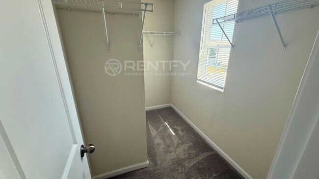 Building Photo - 2802 Legacy Rdg Ln