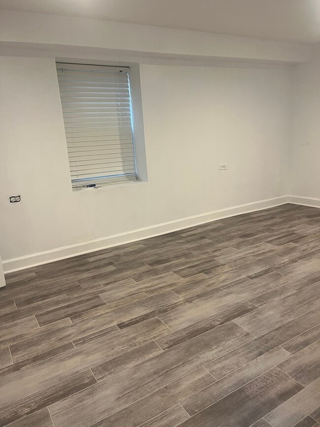 Building Photo - 3129 N St Louis Ave