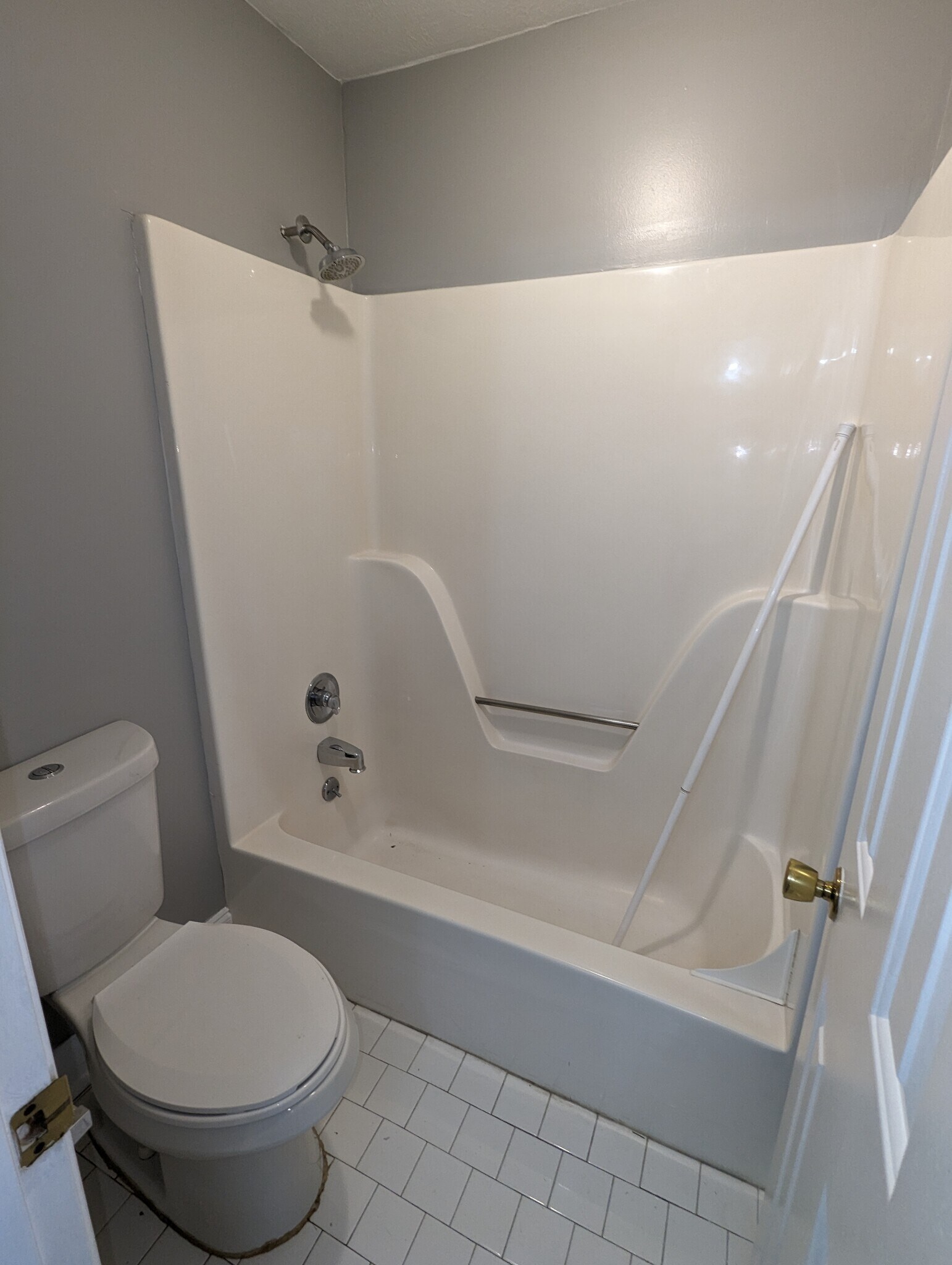 Building Photo - 463 Claircrest Dr