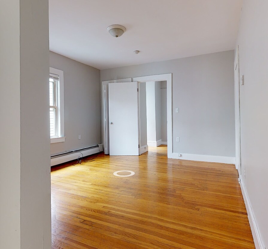 Building Photo - 224 Banks St