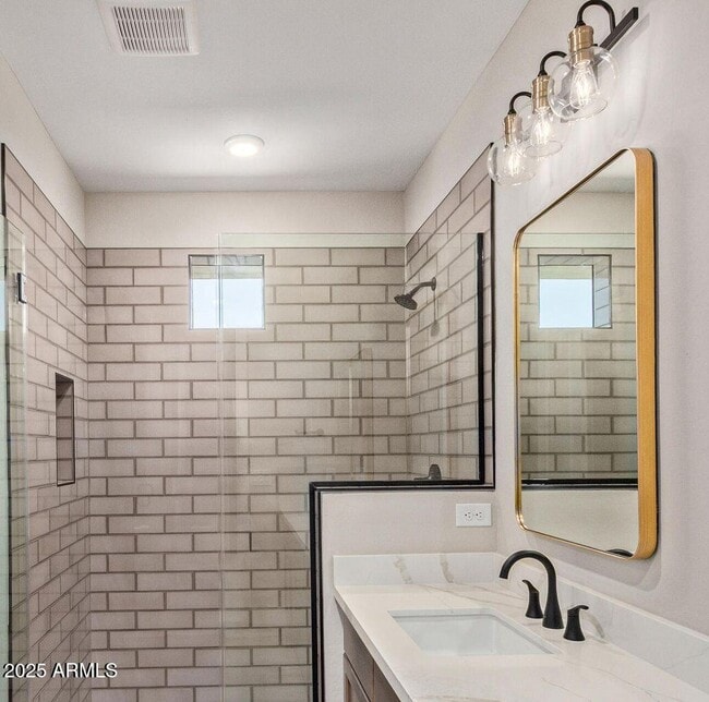 Building Photo - 2121 W Sonoran Desert Dr