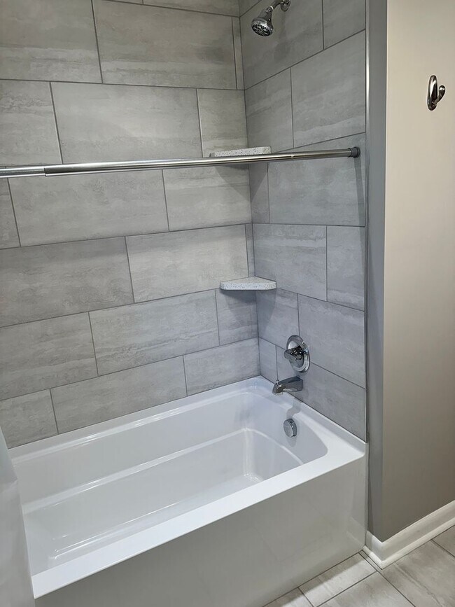 Building Photo - 708 Cave Mill Rd