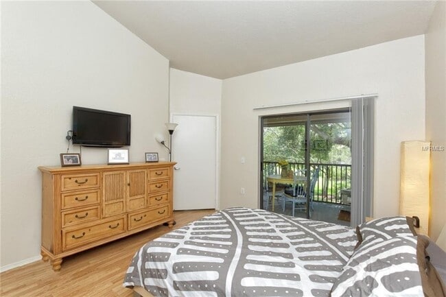 Building Photo - Dr Phillips 2 bedroom 2 bath with 1 car ga...