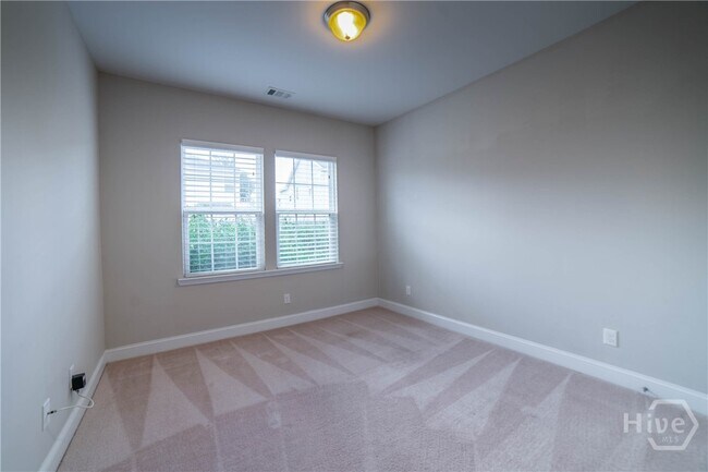 Building Photo - 126 Endicott Dr