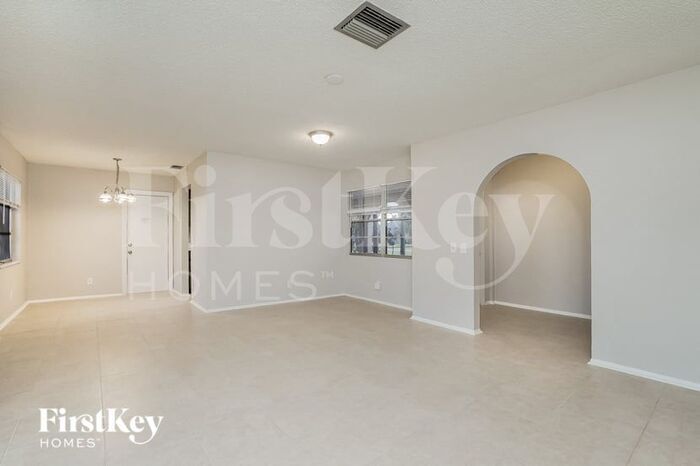 Building Photo - 1313 SE 25th Ln