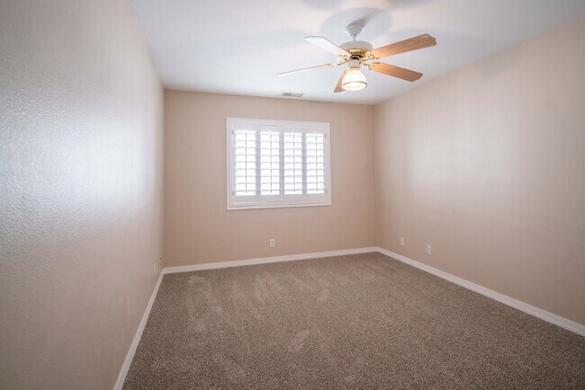 Building Photo - Beautiful Walnut Ridge Home!