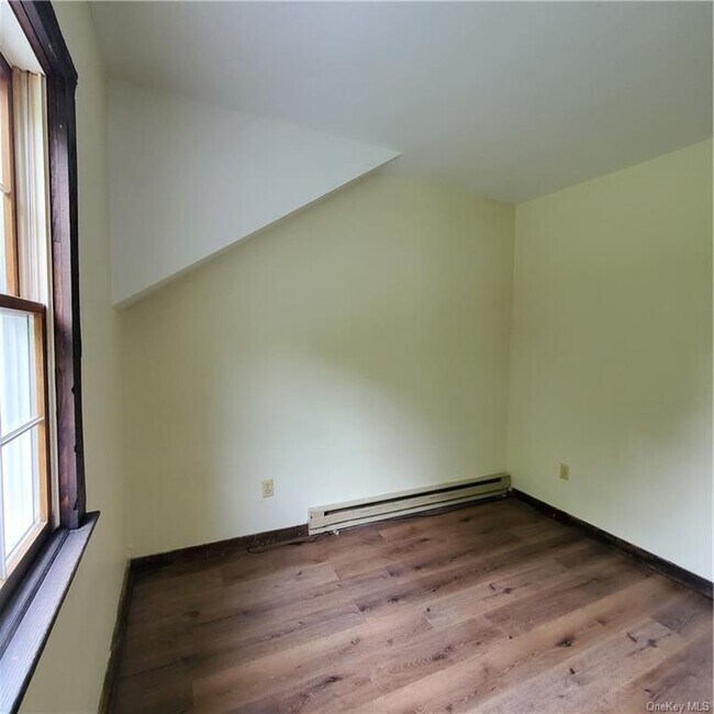 Building Photo - 32 Bircher Ave