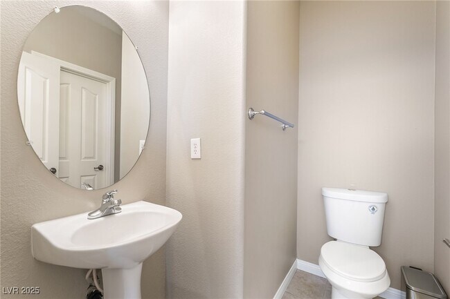 Building Photo - 9348 Vista Waters Ln