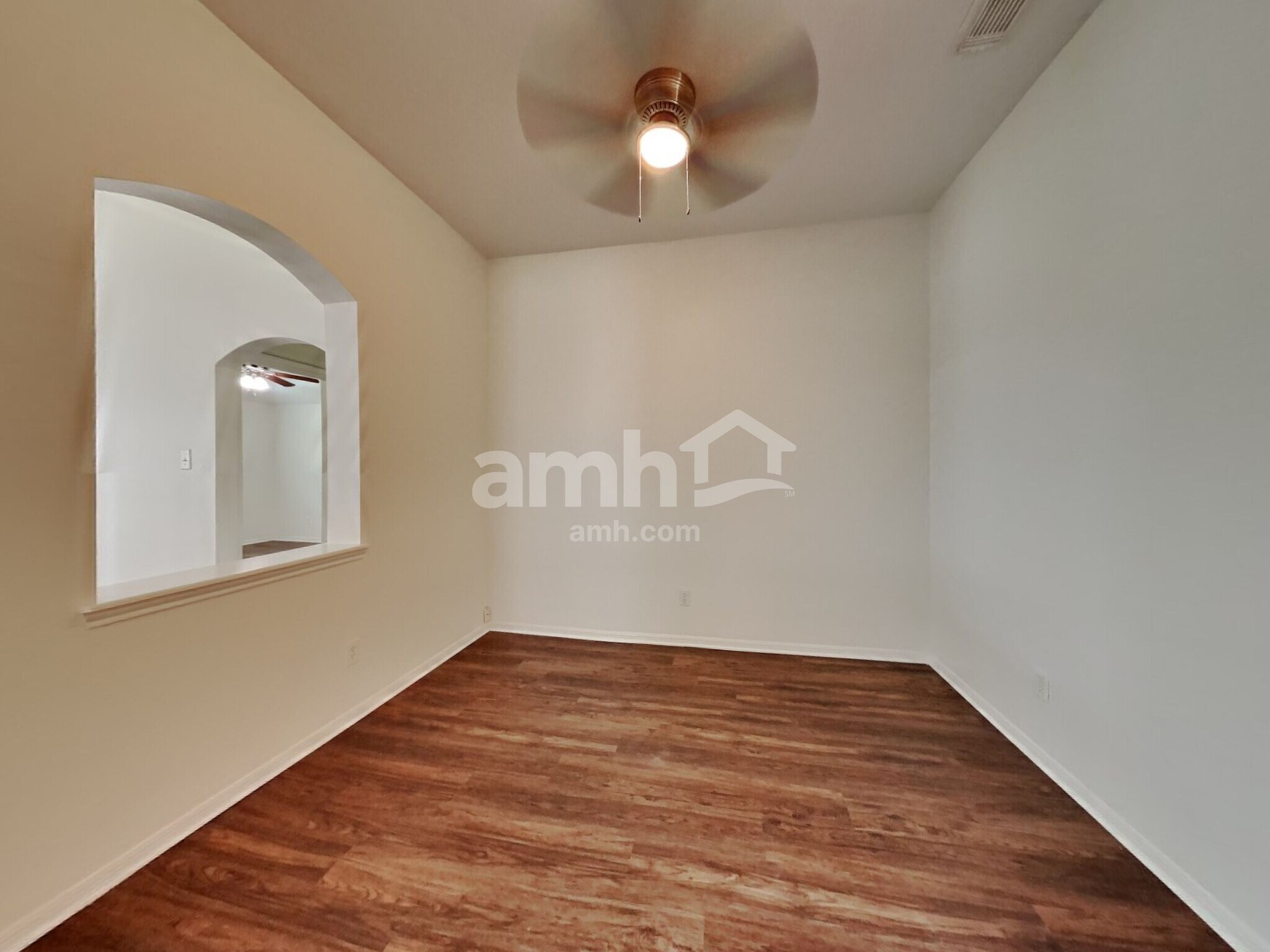 Building Photo - 2114 English Green Way