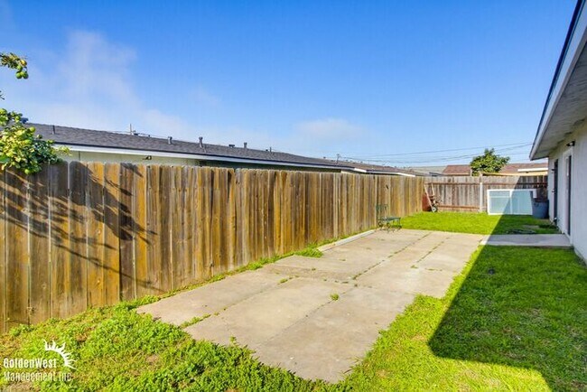 Building Photo - Beautifully Remodeled 3Bdm 2Ba Home in Prime Imperial Beach Location!