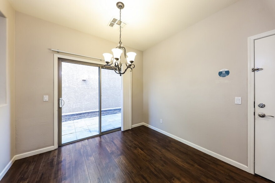 Building Photo - 11466 W St John Rd