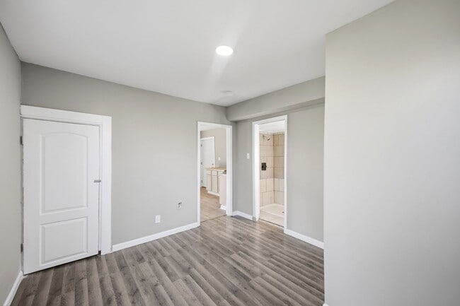 Building Photo - Cozy & Modern 1-Bed, 2-Bath Tiny Home – Renovated in Columbus!