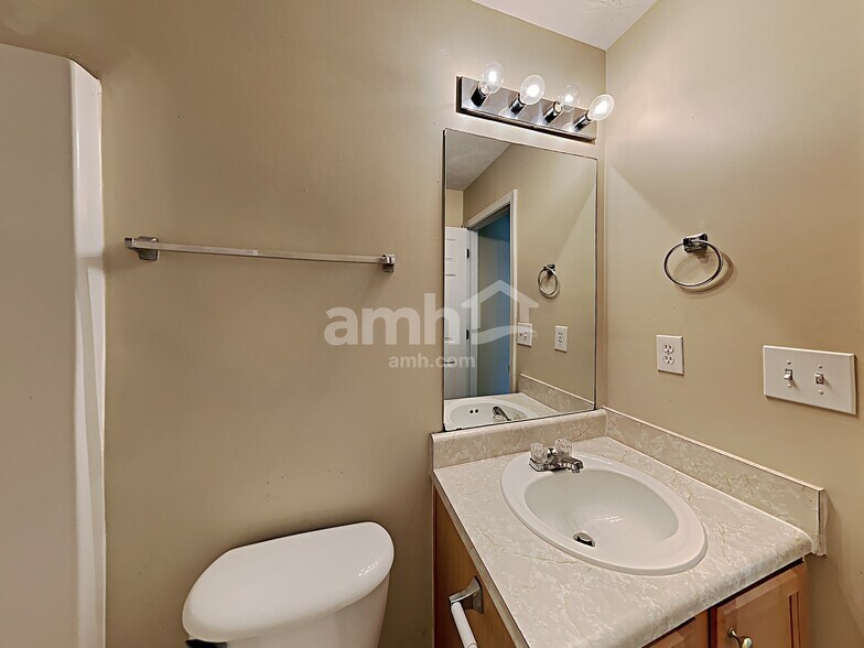 Building Photo - 233 Biltmore Way