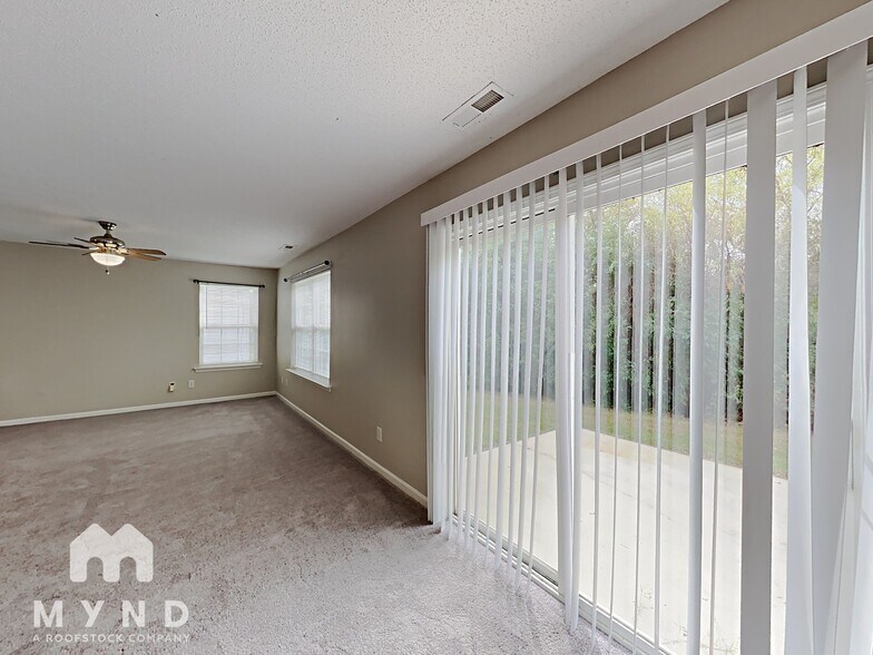 Building Photo - 10717 Glenluce Ave