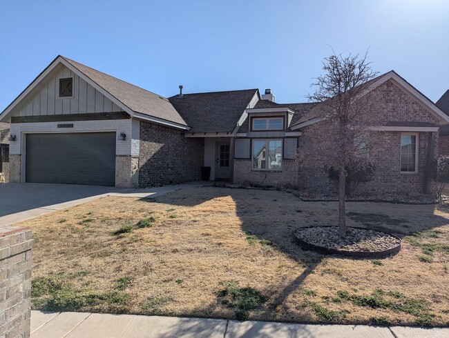 Building Photo - 3/2/2 Stunning Foxridge Home