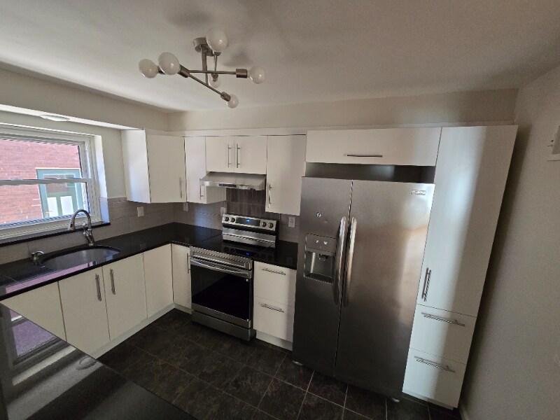 Building Photo - 7729 Brookline Terrace