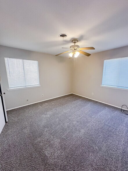 Building Photo - 430 NW Mission Blvd