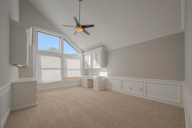 Building Photo - 15714 Sylvan Lake Dr