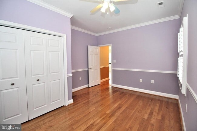 Building Photo - 5905 Lone Oak Dr