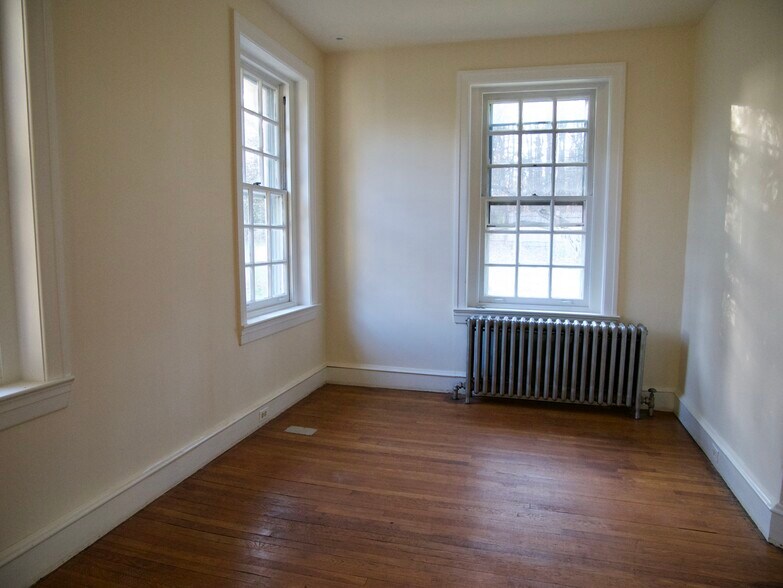 Bedroom 1 - 317 Waterloo Ave
