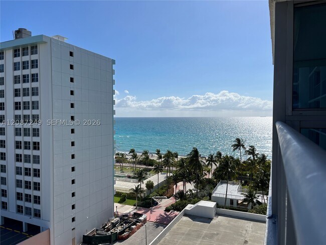 Building Photo - 2655 Collins Ave