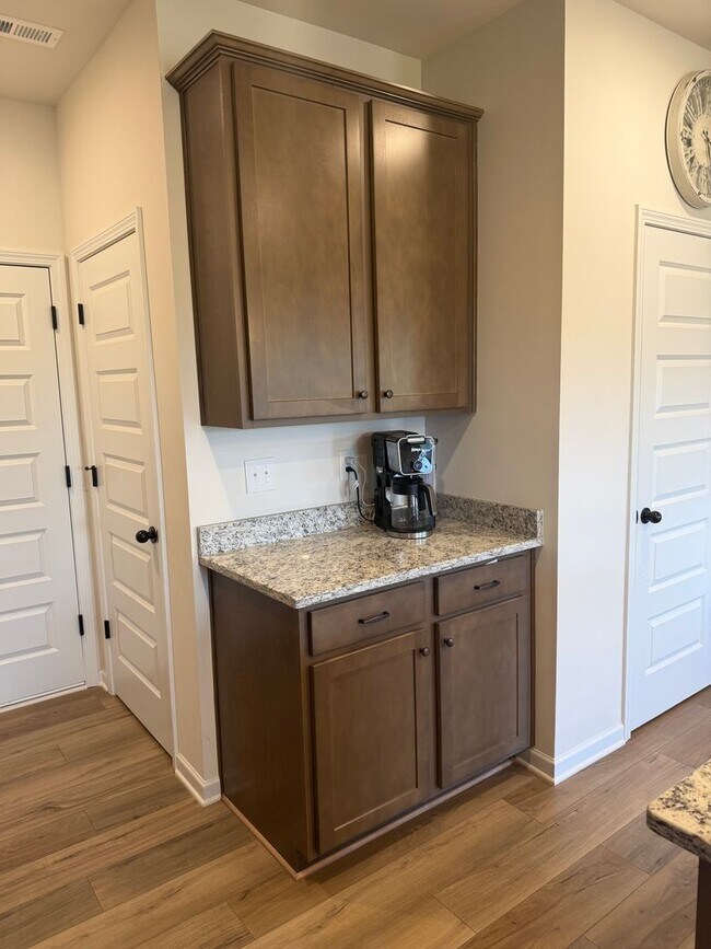 Building Photo - **NEW PRICE**Ooltewah-Harbour Chase Community