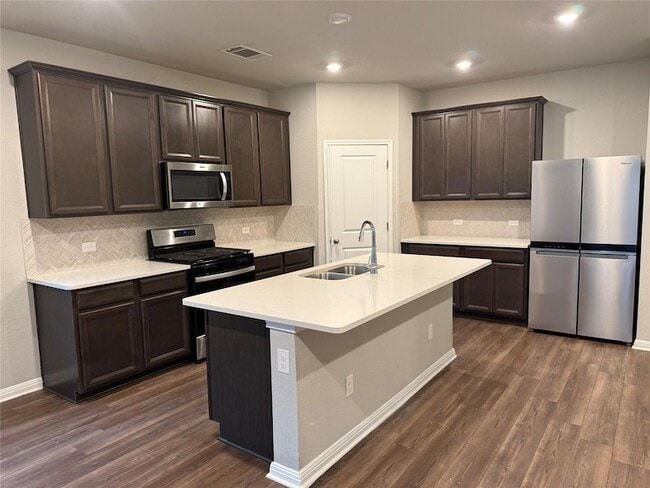 Building Photo - 104 Osier Pass