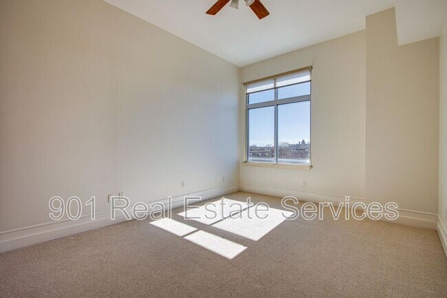 Building Photo - 648 Riverside Drive