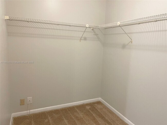 Building Photo - 1721 Whitehall Dr