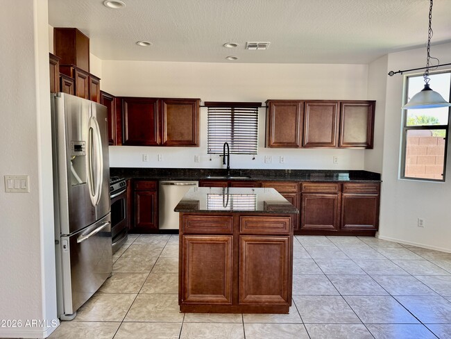 Building Photo - 3340 S Sunland Dr